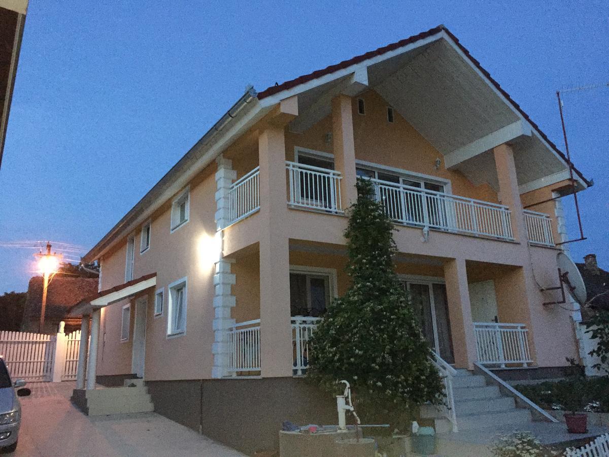 Guesthouse Rebel Deliblato Exterior photo