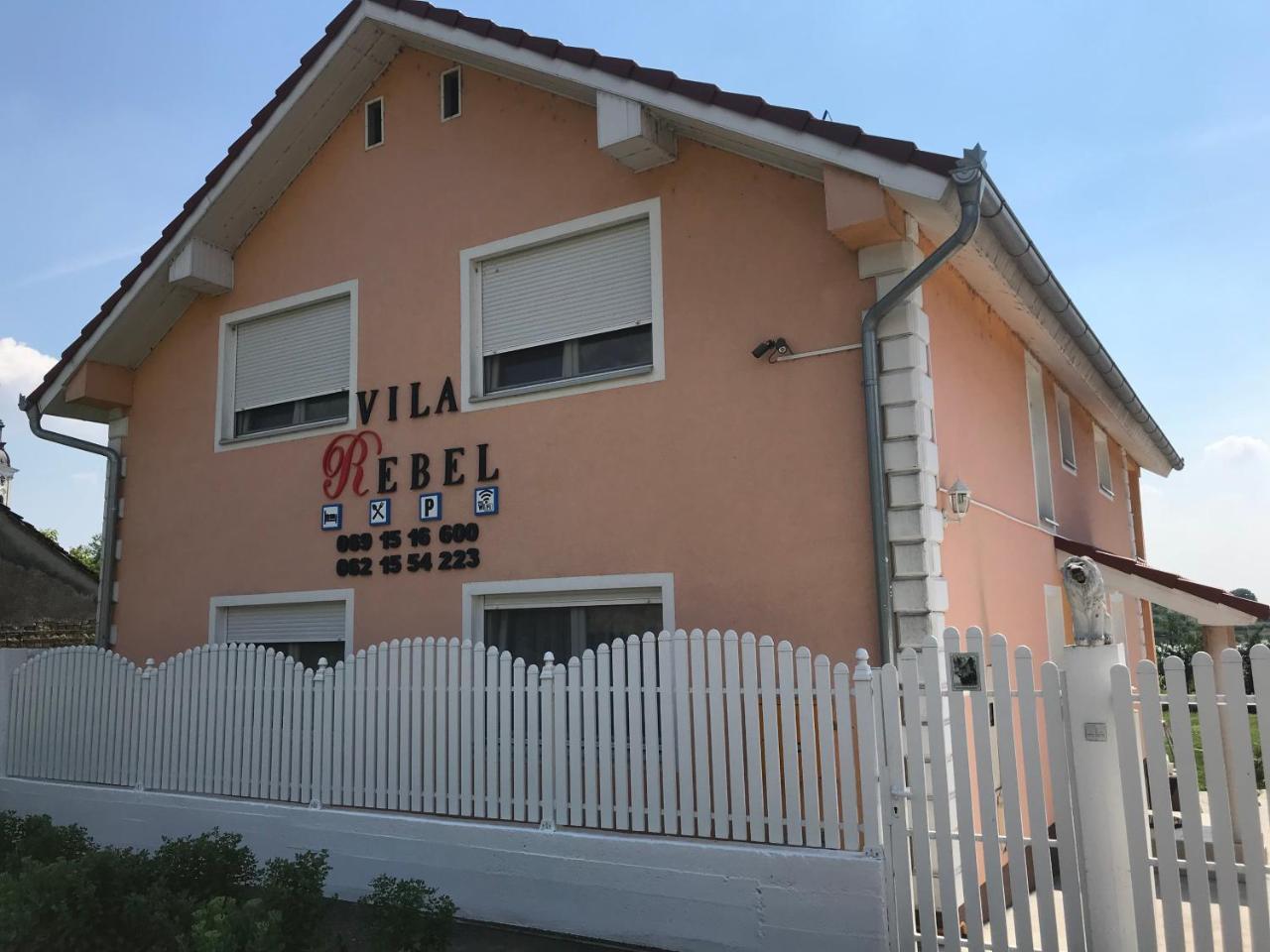 Guesthouse Rebel Deliblato Exterior photo